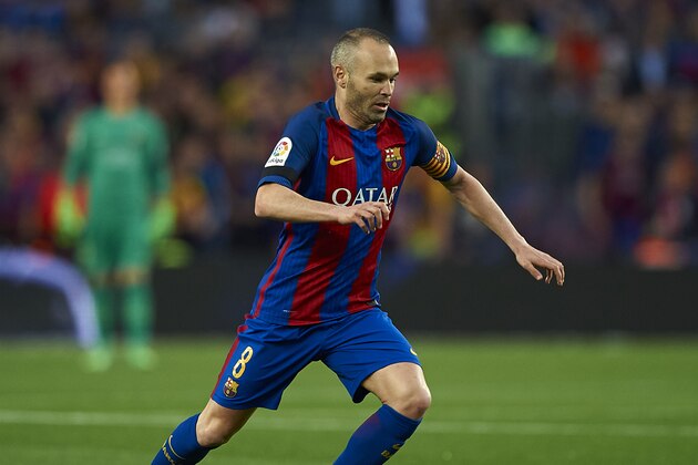 BARCELONA, SPAIN - APRIL 05:  Andres Iniesta of Barcelona in ction during the La Liga match between FC Barcelona and Sevilla FC at Camp Nou Stadium on April 5, 2017 in Barcelona, Spain.  (Photo by fotopress/Getty Images)