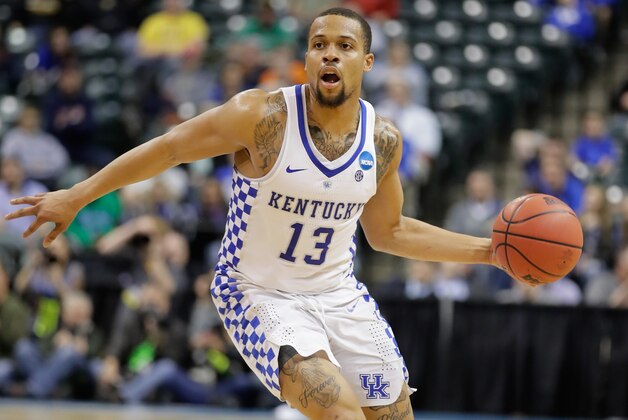 INDIANAPOLIS, IN - MARCH 17:  Isaiah Briscoe #13 of the Kentucky Wildcats handles the ball in the second half against the Northern Kentucky Norse during the first round of the 2017 NCAA Men's Basketball Tournament at Bankers Life Fieldhouse on March 17, 2017 in Indianapolis, Indiana.  (Photo by Andy Lyons/Getty Images)