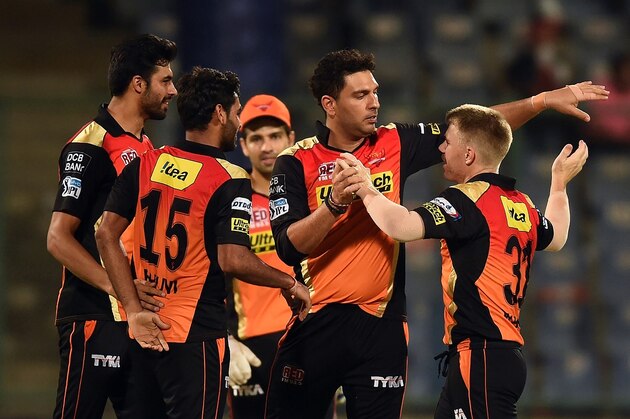 Sunrisers Hyderabad captain David Warner (R) celebrates the victory over Kolkata Knight Riders with teammates  during the 2016 Indian Premier League (IPL) Twenty20 eliminator cricket match between Kolkata Knight Riders and Sunrisers Hyderabad at the Feroz Shah Kotla Cricket Stadium in New Delhi on May 25, 2016. / AFP / PRAKASH SINGH        (Photo credit should read PRAKASH SINGH/AFP/Getty Images)