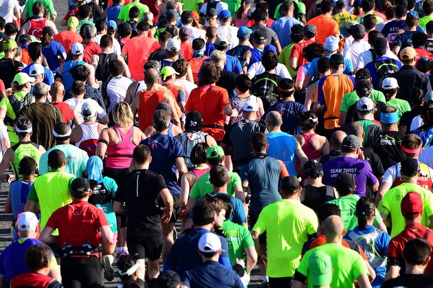 Runners compete in the 41st Paris Marathon at the Champs-Elysees in Paris on April 9, 2017.  / AFP PHOTO / FRANCK FIFE        (Photo credit should read FRANCK FIFE/AFP/Getty Images)