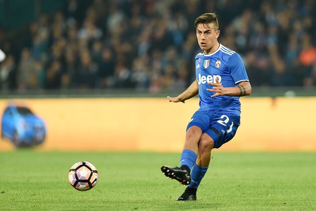 NAPLES, ITALY - APRIL 05:  Paulo Dybala of Juventus FC in action during the TIM Cup match between SSC Napoli and Juventus FC at Stadio San Paolo on April 5, 2017 in Naples, Italy.  (Photo by Francesco Pecoraro/Getty Images)