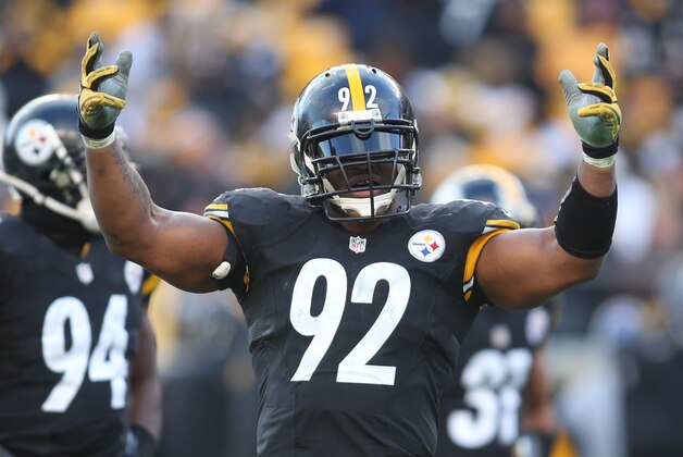 Jan 8, 2017; Pittsburgh, PA, USA; Pittsburgh Steelers outside linebacker James Harrison (92) reacts to the crowd against the Miami Dolphins during the fourth quarter in the AFC Wild Card playoff football game at Heinz Field. The Steelers won 30-12. Mandatory Credit: Charles LeClaire-USA TODAY Sports