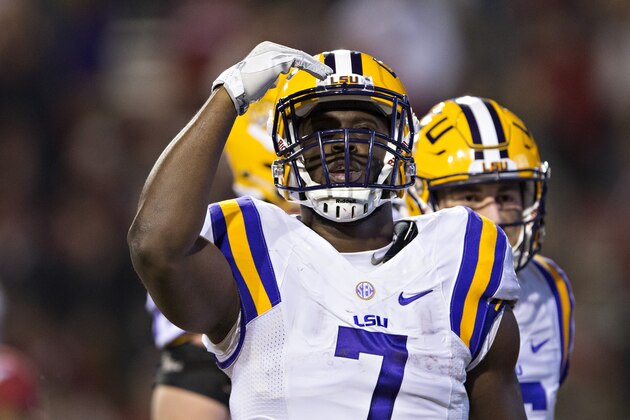 FAYETTEVILLE, AR - NOVEMBER 12:  Leonard Fournette #7 of the LSU Tigers celebrates after scoring a touchdown during a game against the Arkansas Razorbacks at Razorback Stadium on November 12, 2016 in Fayetteville, Arkansas.  The Tigers defeated the Razorbacks 38-10.  (Photo by Wesley Hitt/Getty Images)
