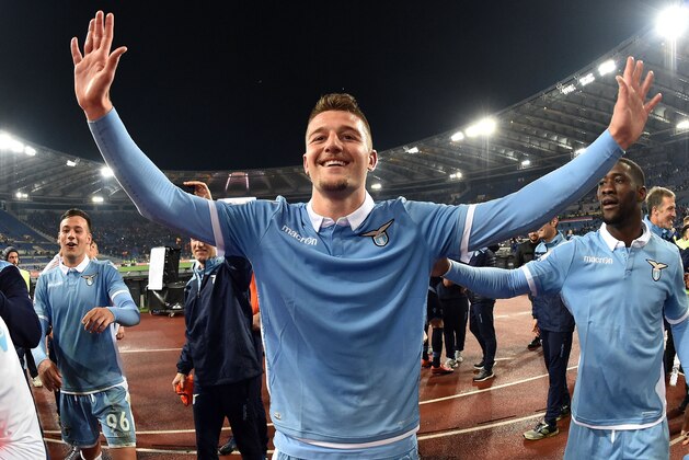 ROME, ITALY - APRIL 04:  Sergej Milinkovic-Savic of SS Lazio celebrates the victory after the TIM Cup match between AS Roma and SS Lazio at Stadio Olimpico on April 4, 2017 in Rome, Italy.  (Photo by Giuseppe Bellini/Getty Images)