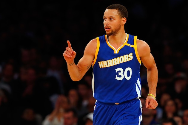 NEW YORK, NY - MARCH 05:  (NEW YORK DAILIES OUT)    Stephen Curry #30 of the Golden State Warriors in action against the New York Knicks at Madison Square Garden on March 5, 2017 in New York City. The Warriors defeated the Knicks 112-105. NOTE TO USER: User expressly acknowledges and agrees that, by downloading and/or using this Photograph, user is consenting to the terms and conditions of the Getty Images License Agreement.  (Photo by Jim McIsaac/Getty Images)