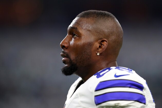 ARLINGTON, TX - JANUARY 15:  Dez Bryant #88 of the Dallas Cowboys warms up on the field prior to the NFC Divisional Playoff game against the Green Bay Packers at AT&T Stadium on January 15, 2017 in Arlington, Texas.  (Photo by Tom Pennington/Getty Images)