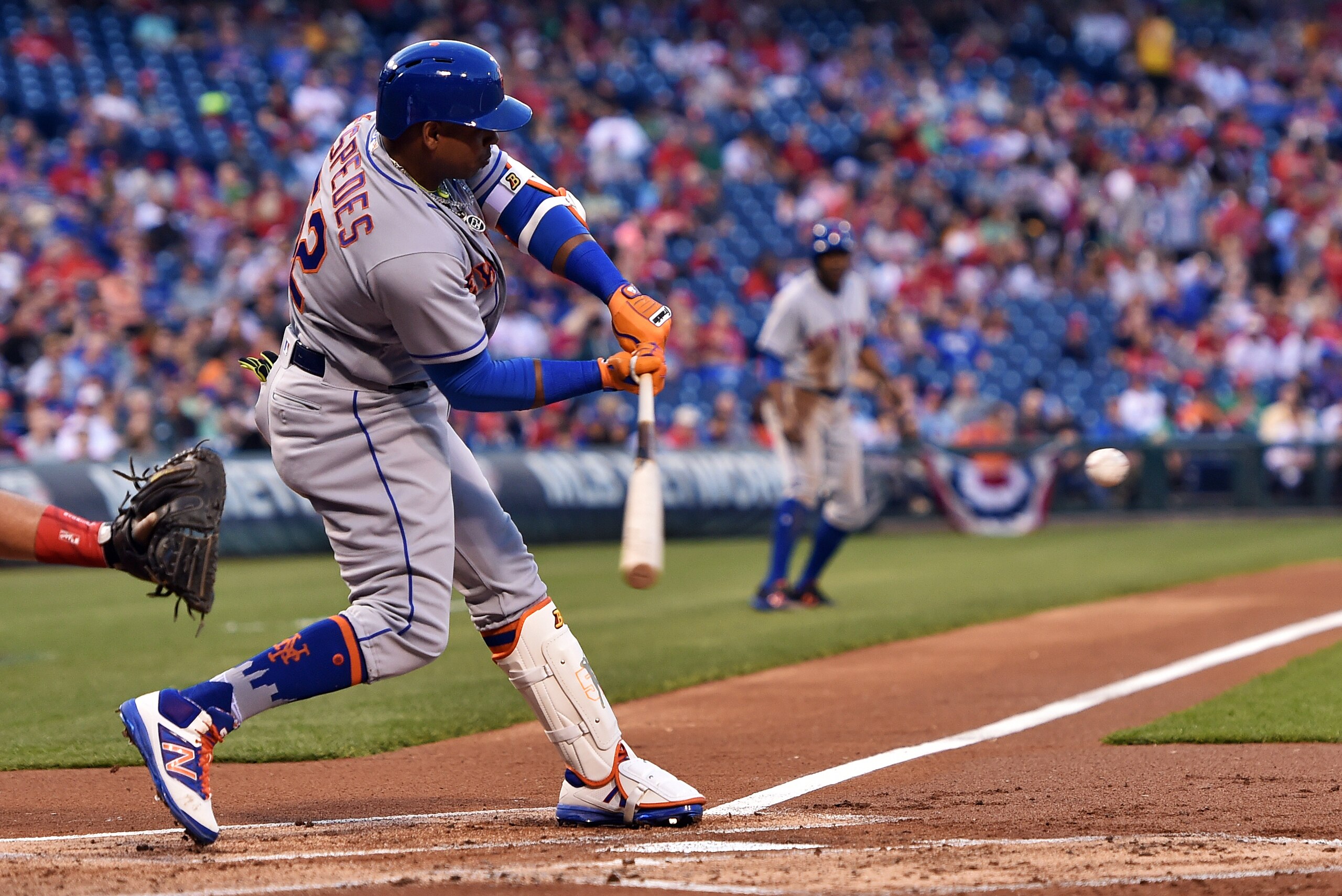 PHILADELPHIA, PA - APRIL 11: Yoenis Cespedes #52 of the New York Mets hits a three run home run in the first inning against the Philadelphia Phillies at Citizens Bank Park on April 11, 2017 in Philadelphia, Pennsylvania. (Photo by Drew Hallowell/Getty Images)