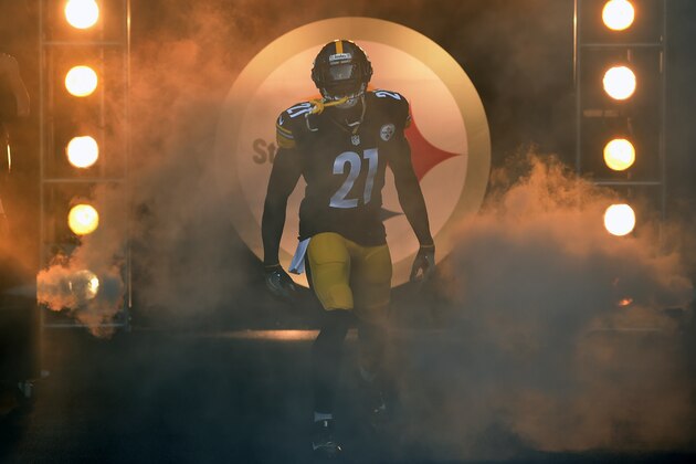 Pittsburgh Steelers' Senquez Golson gets ready to run out the tunnel before a football game against the Philadelphia Eagles in Pittsburgh, Thursday, Aug. 18, 2016. (AP Photo/Fred Vuich)