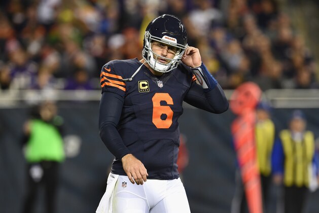 CHICAGO, IL - OCTOBER 31: Jay Cutler #6 of the Chicago Bears reacts during the first half against the Minnesota Vikings at Soldier Field on October 31, 2016 in Chicago, Illinois. (Photo by Stacy Revere/Getty Images) CHICAGO, IL - OCTOBER 31: Jay Cutler #6 of the Chicago Bears reacts during the first half against the Minnesota Vikings at Soldier Field on October 31, 2016 in Chicago, Illinois. (Photo by Stacy Revere/Getty Images)
