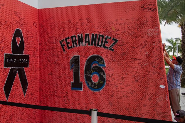MIAMI, FL - SEPTEMBER 28:  Atmosphere at a memorial before the hearse carrying Miami Marlins pitcher Jose Fernandez passes in front of the Marlins baseball stadium on September 28, 2016 in Miami, Florida. Mr. Fernandez was killed in a weekend boat crash in Miami Beach along with two friendsSeptember 28, 2016 in Miami, Florida.  (Photo by John Parra/Getty Images)