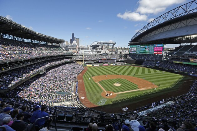 The Seattle Mariners play the Toronto Blue Jays in a baseball game at Safeco Field Wednesday, Sept. 21, 2016, in Seattle. (AP Photo/Elaine Thompson)