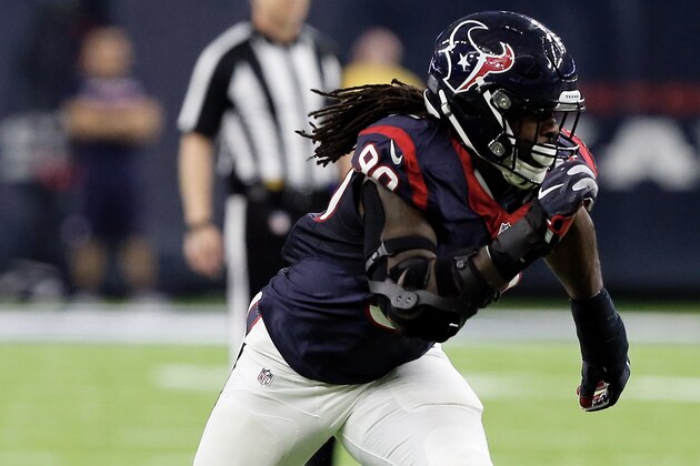 HOUSTON, TX - JANUARY 07: Jadeveon Clowney #90 of the Houston Texans during game action against the Oakland Raiders in their AFC Wild Card game at NRG Stadium on January 7, 2017 in Houston, Texas. (Photo by Bob Levey/Getty Images)'n
