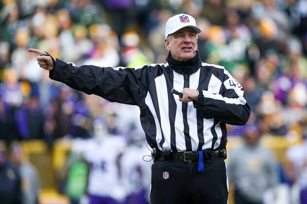 GREEN BAY, WI - DECEMBER 24:  Referee Jeff Triplette #42 calls a penalty in the third quarter during the game between the Green Bay Packers and the Minnesota Vikings at Lambeau Field on December 24, 2016 in Green Bay, Wisconsin. (Photo by Dylan Buell/Getty Images)