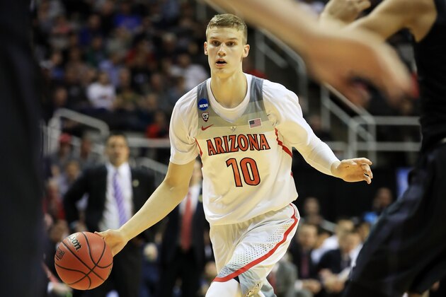 SAN JOSE, CA - MARCH 23:  Lauri Markkanen #10 of the Arizona Wildcats drives against the Xavier Musketeers during the 2017 NCAA Men's Basketball Tournament West Regional at SAP Center on March 23, 2017 in San Jose, California.  (Photo by Ezra Shaw/Getty Images)