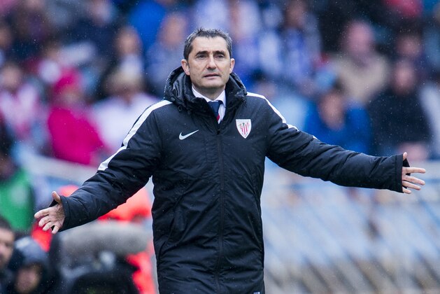 SAN SEBASTIAN, SPAIN - MARCH 12:  Head coach Ernesto Valverde of Athletic Club Bilbao reacts during the La Liga match between Real Sociedad de Futbol and Athletic Club Bilbao at Estadio Anoeta on March 12, 2017 in San Sebastian, Spain.  (Photo by Juan Manuel Serrano Arce/Getty Images)