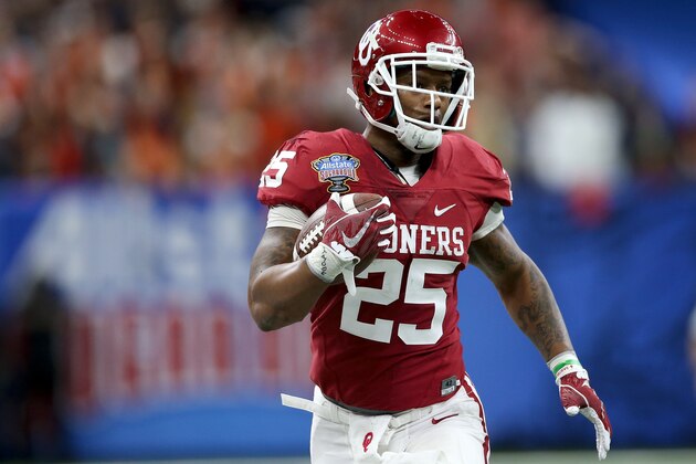 NEW ORLEANS, LA - JANUARY 02:  Joe Mixon #25 of the Oklahoma Sooners runs with the ball against the Auburn Tigers during the Allstate Sugar Bowl at the Mercedes-Benz Superdome on January 2, 2017 in New Orleans, Louisiana.  (Photo by Matthew Stockman/Getty Images)