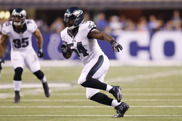 INDIANAPOLIS, IN - AUGUST 27: Stephen Tulloch #54 of the Philadelphia Eagles in action against the Indianapolis Colts during a preseason NFL game at Lucas Oil Stadium on August 27, 2016 in Indianapolis, Indiana. (Photo by Joe Robbins/Getty Images)