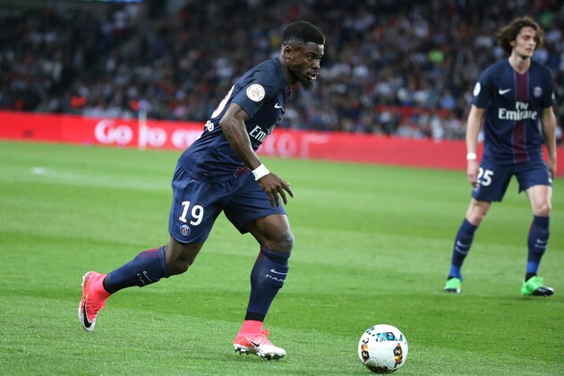 PARIS, FRANCE - APRIL 9: Serge Aurier of PSG in action during the French Ligue 1 match between Paris Saint-Germain (PSG) and En Avant Guingamp at Parc des Princes on April 9, 2017 in Paris, France. (Photo by Jean Catuffe/Getty Images)