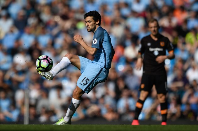MANCHESTER, ENGLAND - APRIL 08: Jesus Navas of City in action during the Premier League match between Manchester City and Hull City at Etihad Stadium on April 8, 2017 in Manchester, England.  (Photo by Stu Forster/Getty Images)
