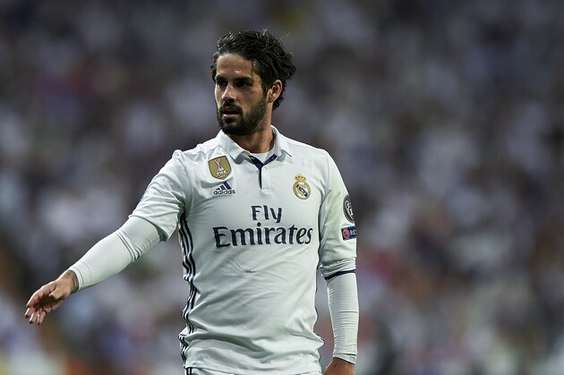 MADRID, SPAIN - APRIL 18:  Isco of Real Madrid reacts during the UEFA Champions League Quarter Final second leg match between Real Madrid CF and FC Bayern Muenchen at Estadio Santiago Bernabeu on April 18, 2017 in Madrid, Spain.  (Photo by fotopress/Getty Images)