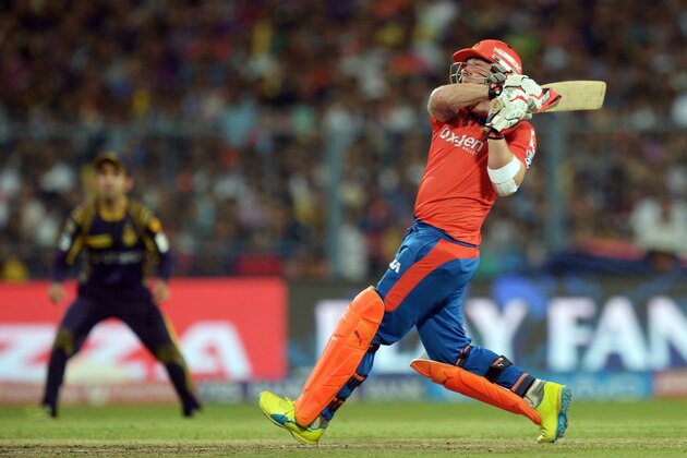 Gujarat Lions' Brendon McCullum plays a shot during the 2016 Indian Premier League (IPL) Twenty20 cricket match between Kolkata Knight Riders and Gujarat Lions at the Eden Gardens Cricket Stadium in Kolkata on May 8, 2016../ GETTYOUT / ----IMAGE RESTRICTED TO EDITORIAL USE - STRICTLY NO COMMERCIAL USE----- / GETTYOUT / AFP / Dibyangshu SARKAR        (Photo credit should read DIBYANGSHU SARKAR/AFP/Getty Images)