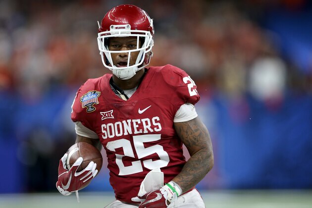 NEW ORLEANS, LA - JANUARY 02:  Joe Mixon #25 of the Oklahoma Sooners runs with the ball against the Auburn Tigers during the Allstate Sugar Bowl at the Mercedes-Benz Superdome on January 2, 2017 in New Orleans, Louisiana.  (Photo by Matthew Stockman/Getty Images)