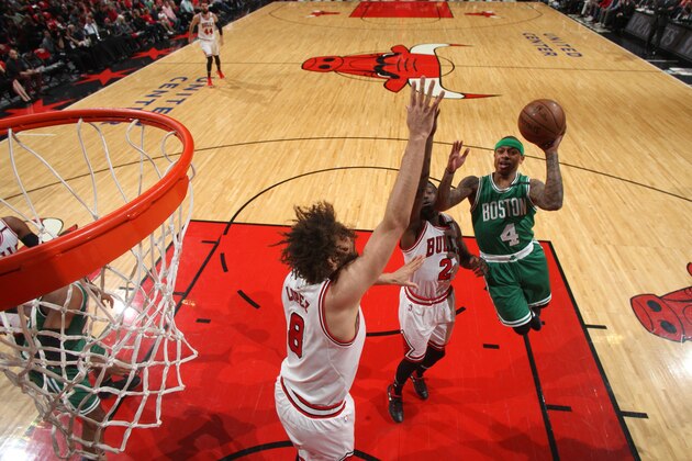 CHICAGO, IL - APRIL 21: Isaiah Thomas #4 of the Boston Celtics shoots the ball against the Chicago Bulls during Game Three of the Eastern Conference Quarterfinals of the 2017 NBA Playoffs on April 21, 2017 at the United Center in Chicago, Illinois. NOTE TO USER: User expressly acknowledges and agrees that, by downloading and or using this Photograph, user is consenting to the terms and conditions of the Getty Images License Agreement. Mandatory Copyright Notice: Copyright 2017 NBAE (Photo by Gary Dineen/NBAE via Getty Images)