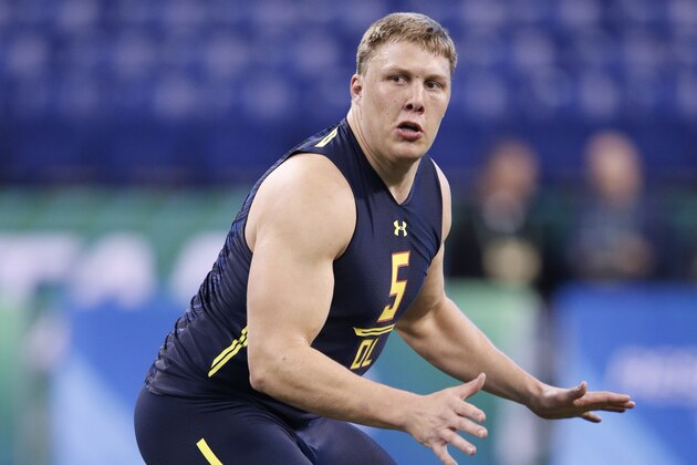 INDIANAPOLIS, IN - MARCH 03: Offensive lineman Garett Bolles of Utah runs a drill during day three of the NFL Combine at Lucas Oil Stadium on March 3, 2017 in Indianapolis, Indiana. (Photo by Joe Robbins/Getty Images)