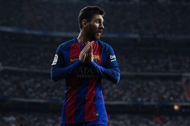 MADRID, SPAIN - APRIL 23:  Lionel Messi of FC Barcelona looks on during the La Liga match between Real Madrid CF and FC Barcelona at the Santiago Bernabeu stadium on April 23, 2017 in Madrid, Spain.  (Photo by David Ramos/Getty Images)