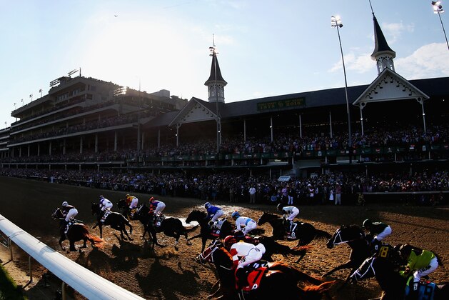 LOUISVILLE, KY - MAY 07: Horses in the Kentucky Derby head down the stretch into the first turn at Churchill Downs on May 7, 2016 in Louisville, Kentucky.  (Photo by Rob Carr/Getty Images)