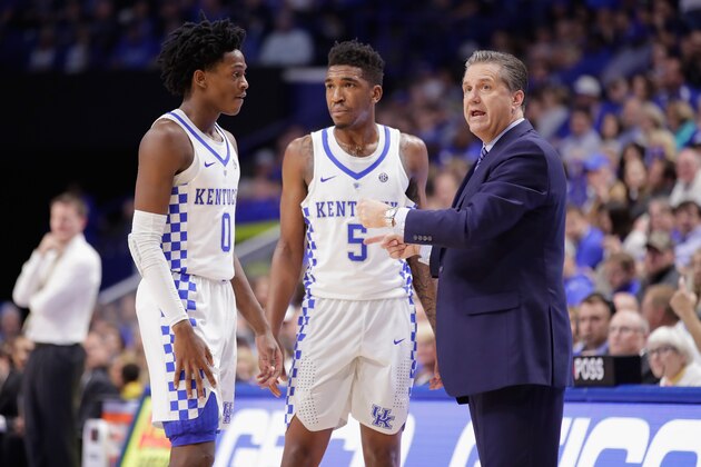 LEXINGTON, KY - DECEMBER 07:  John Calipari the head coach of the Kentucky Wildcats gives instructions to  De'Aaron Fox #0 and Malik Monk #5 during the game against the Valparaiso Crusaders at Rupp Arena on December 7, 2016 in Lexington, Kentucky.  (Photo by Andy Lyons/Getty Images)
