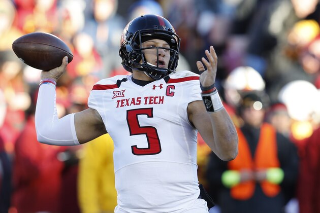 AMES, IA – NOVEMBER 19: Quarterback Patrick Mahomes II #5 of the Texas Tech Red Raiders passes the ball in the first half of play against the Iowa State Cyclones at Jack Trice Stadium on November 19, 2016 in Ames, Iowa. The Iowa State Cyclones won 66-10 over the Texas Tech Red Raiders. (Photo by David K Purdy/Getty Images)