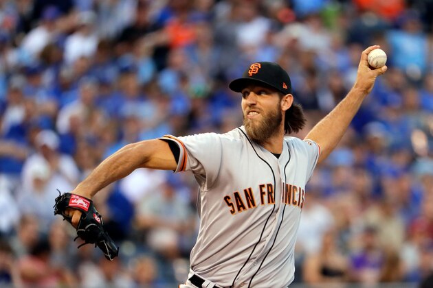 KANSAS CITY, MO - APRIL 19:  Starting pitcher Madison Bumgarner #40 of the San Francisco Giants pitches during the 1st inning of the game against the Kansas City Royals at Kauffman Stadium on April 19, 2017 in Kansas City, Missouri.  (Photo by Jamie Squire/Getty Images)