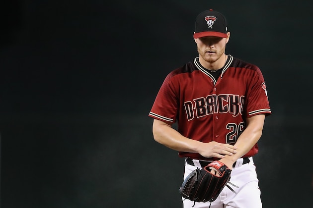 PHOENIX, AZ - APRIL 23:  Starting pitcher Shelby Miller #26 of the Arizona Diamondbacks prepares to pitch against the Los Angeles Dodgers during the MLB game at Chase Field on April 23, 2017 in Phoenix, Arizona.  The Dodgers defeated the Diamondbacks 6-2.  (Photo by Christian Petersen/Getty Images)