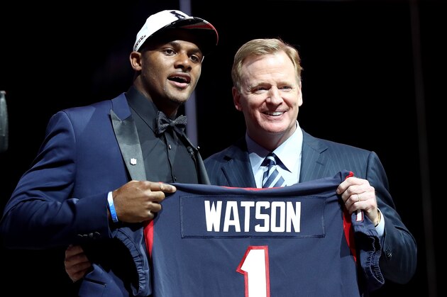 PHILADELPHIA, PA - APRIL 27:  (L-R) Deshaun Watson of Clemson poses with Commissioner of the National Football League Roger Goodell after being picked #12 overall by the Houston Texans during the first round of the 2017 NFL Draft at the Philadelphia Museum of Art on April 27, 2017 in Philadelphia, Pennsylvania.  (Photo by Elsa/Getty Images)
