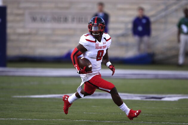 Texas Tech wide receiver Jonathan Giles (9) during the first half of an NCAA college football game against Kansas State in Manhattan, Kan., Saturday, Oct. 8, 2016. (AP Photo/Orlin Wagner)