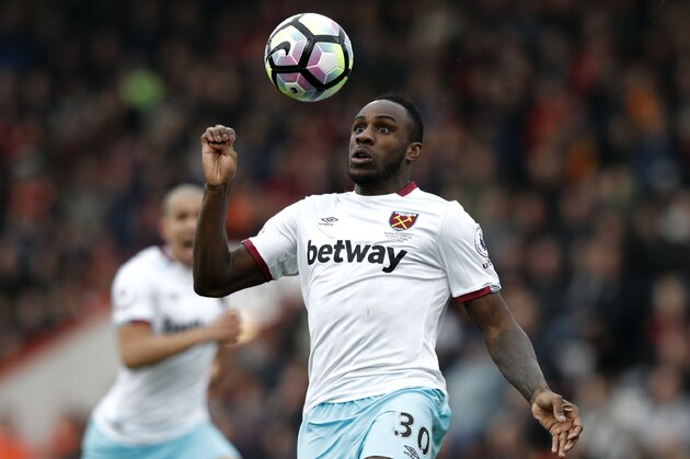 West Ham United's English midfielder Michail Antonio controls the ball during the English Premier League football match between Bournemouth and West Ham United at the Vitality Stadium in Bournemouth, southern England on March 11, 2017. / AFP PHOTO / Adrian DENNIS / RESTRICTED TO EDITORIAL USE. No use with unauthorized audio, video, data, fixture lists, club/league logos or 'live' services. Online in-match use limited to 75 images, no video emulation. No use in betting, games or single club/league/player publications.  /         (Photo credit should read ADRIAN DENNIS/AFP/Getty Images)