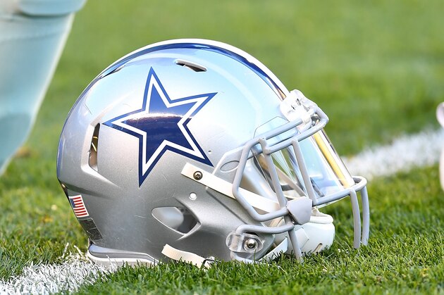 PITTSBURGH, PA - NOVEMBER 13:  A detailed view of a Dallas Cowboys helmet prior to the game against the Pittsburgh Steelers at Heinz Field on November 13, 2016 in Pittsburgh, Pennsylvania. (Photo by Joe Sargent/Getty Images) *** Local Caption ***