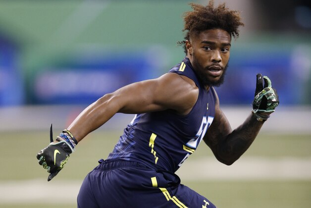 INDIANAPOLIS, IN - MARCH 06: Defensive back Tedric Thompson of Colorado in action during day six of the NFL Combine at Lucas Oil Stadium on March 6, 2017 in Indianapolis, Indiana. (Photo by Joe Robbins/Getty Images)