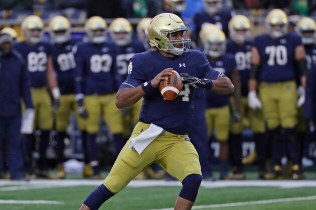 SOUTH BEND, IN - NOVEMBER 19: DeShone Kizer #14 of the Notre Dame Fighting Irish passes against the Virginia Tech Hokies at Notre Dame Stadium on November 19, 2016 in South Bend, Indiana. Virginia Tech defeated Notre Dame 34-31.(Photo by Jonathan Daniel/Getty Images)