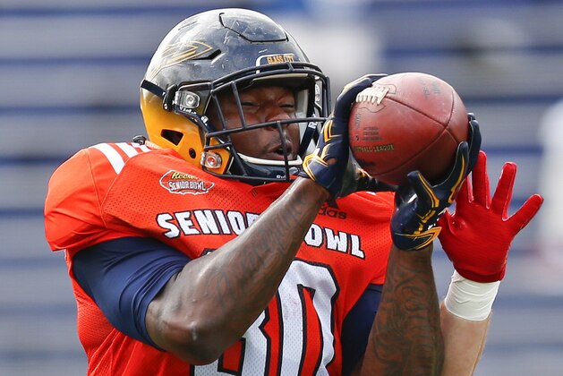 North squad tight end Mike Roberts of Toledo (80) practices for Saturday's Senior Bowl college football game in Mobile, Ala., Wednesday, Jan. 25, 2017. (AP Photo/Brynn Anderson)