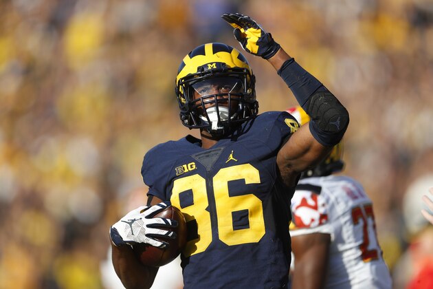 Michigan Wolverines wide receiver Jehu Chesson (86) salutes after a catch against the Maryland Terrapins in the first half of an NCAA college football game in Ann Arbor, Mich., Saturday, Nov. 5, 2016. (AP Photo/Paul Sancya)