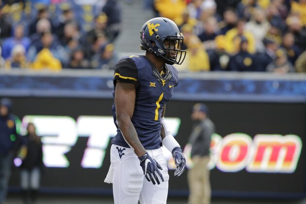 West Virginia wide receiver Shelton Gibson (1) during the first half/ second half of an NCAA college football game, Saturday, Oct. 22, 2016, in Morgantown, W.Va. (AP Photo/Raymond Thompson)