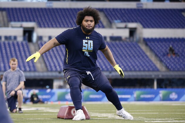 INDIANAPOLIS, IN - MARCH 05: Defensive lineman Stevie Tu'ikolovatu of USC in action during day five of the NFL Combine at Lucas Oil Stadium on March 5, 2017 in Indianapolis, Indiana. (Photo by Joe Robbins/Getty Images)