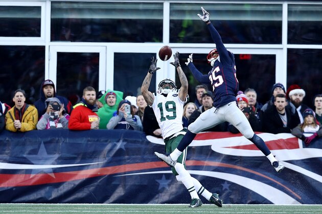 FOXBORO, MA - DECEMBER 24: Eric Rowe #25 of the New England Patriots defends a pass intended for Devin Smith #19 of the New York Jets during the second half at Gillette Stadium on December 24, 2016 in Foxboro, Massachusetts. The Patriots defeat the Jets 41-3. (Photo by Maddie Meyer/Getty Images)