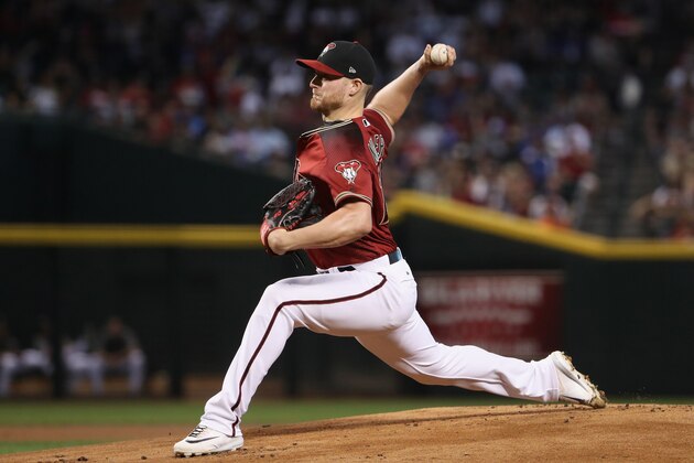 PHOENIX, AZ - APRIL 23:  Starting pitcher Shelby Miller #26 of the Arizona Diamondbacks pitches against the Los Angeles Dodgers during the MLB game at Chase Field on April 23, 2017 in Phoenix, Arizona.  The Dodgers defeated the Diamondbacks 6-2.  (Photo by Christian Petersen/Getty Images)