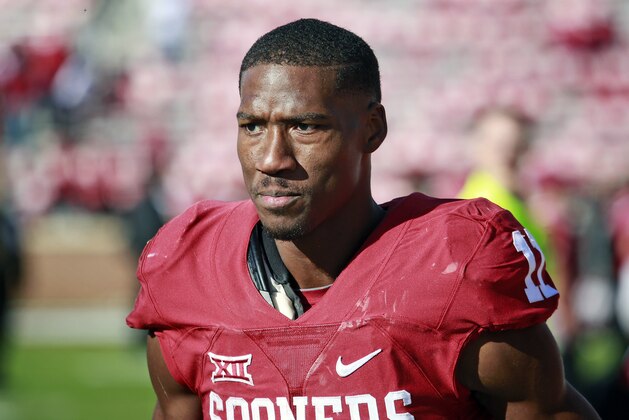 NORMAN, OK - NOVEMBER 12:  Wide receiver Dede Westbrook #11 of the Oklahoma Sooners walks off the field after the game against the Baylor Bears November 12, 2016 at Gaylord Family-Oklahoma Memorial Stadium in Norman, Oklahoma. Oklahoma defeated Baylor 45-24. (Photo by Brett Deering/Getty Images)
