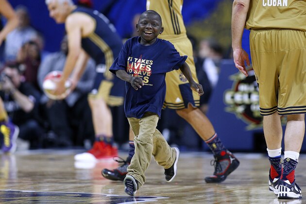 NEW ORLEANS, LA - FEBRUARY 17: New Orleans Saints Super Fan Jarrius 'Little JJ' Robertson celebreates after scoring during the NBA All-Star Celebrity Game at the Mercedes-Benz Superdome on February 17, 2017 in New Orleans, Louisiana. NOTE TO USER: User expressly acknowledges and agrees that, by downloading and or using this photograph, User is consenting to the terms and conditions of the Getty Images License Agreement.  (Photo by Jonathan Bachman/Getty Images)