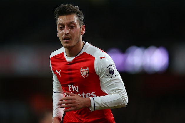 LONDON, ENGLAND - APRIL 26: Mesut Ozil of Arsenal during the Premier League match between Arsenal and Leicester City at Emirates Stadium on April 26, 2017 in London, England. (Photo by Catherine Ivill - AMA/Getty Images)