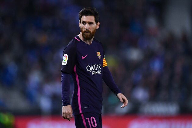 BARCELONA, SPAIN - APRIL 29:  Lionel Messi of FC Barcelona looks on during the La Liga match between RCD Espanyol and FC Barcelona at the RCDE Stadium on April 29, 2017 in Barcelona, Spaain.  (Photo by David Ramos/Getty Images)